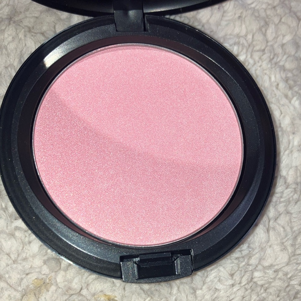 MAC Beauty Powder - RARE - Picture 4 of 5
